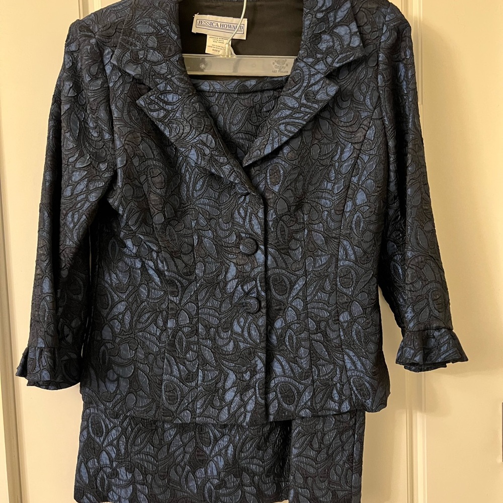 Jessica Howard 2 pc Suit